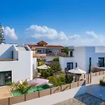 Villa Gemini Theológosz